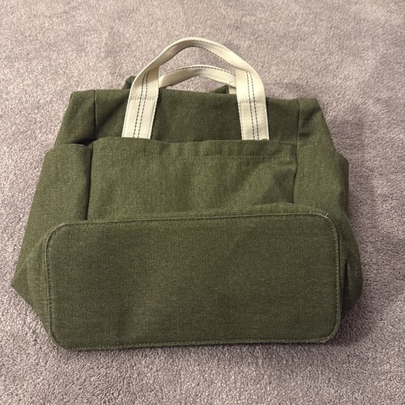 Universal Thread green backpack - Picture 2 of 9